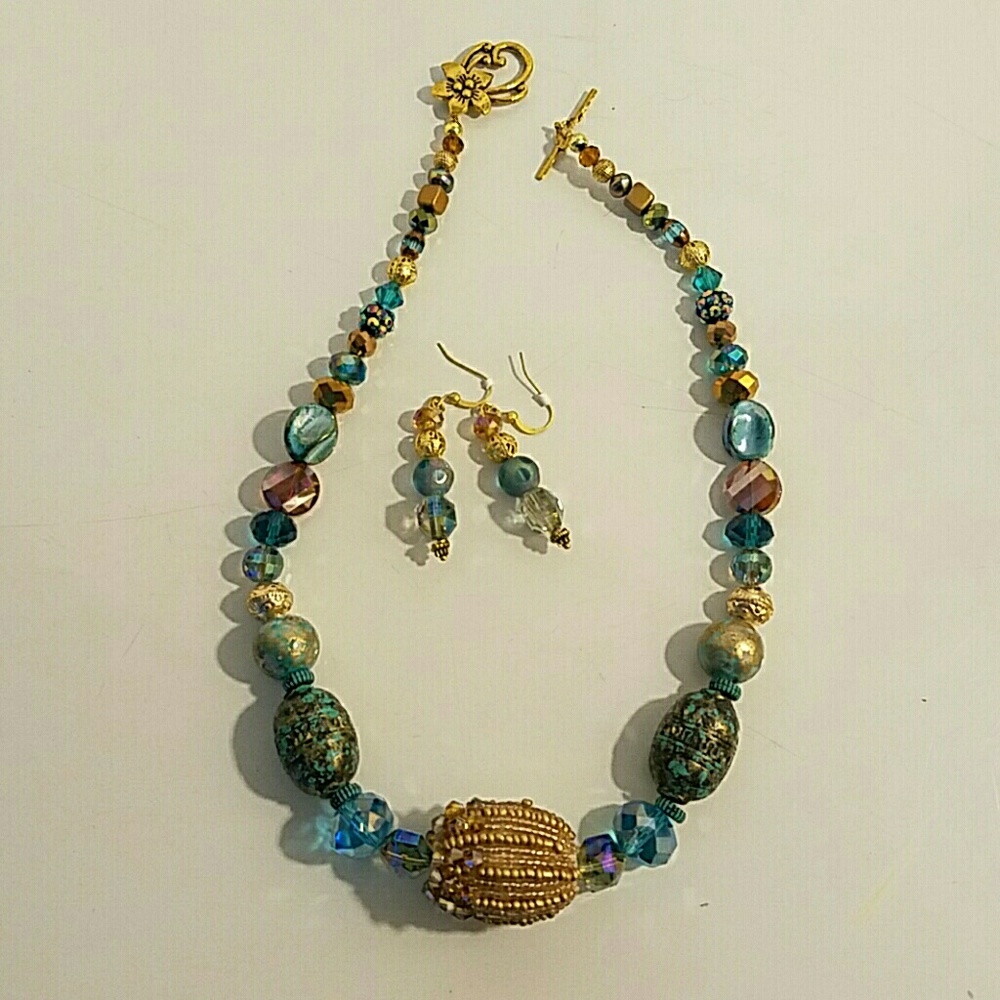 Necklace/earrings